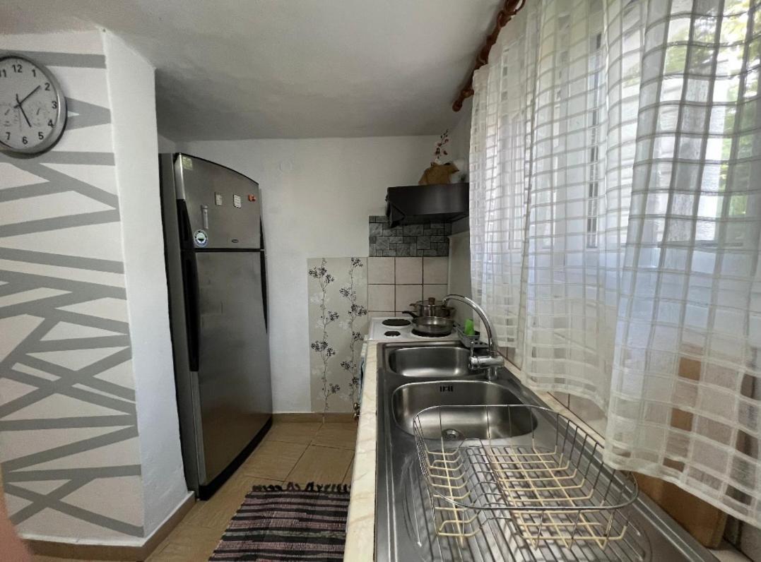 George House Apartman Leonídio Kültér fotó